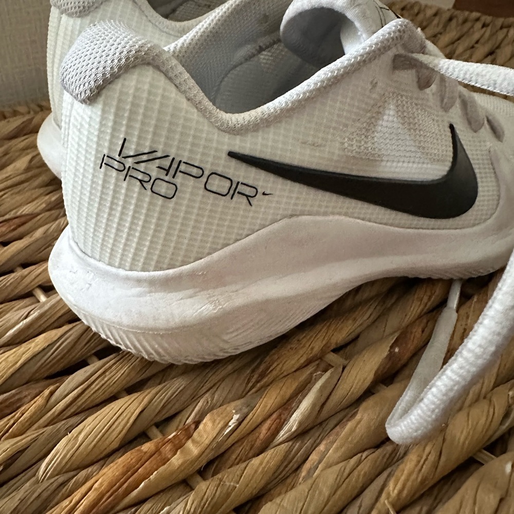 Kids nike vapor pro, barely used